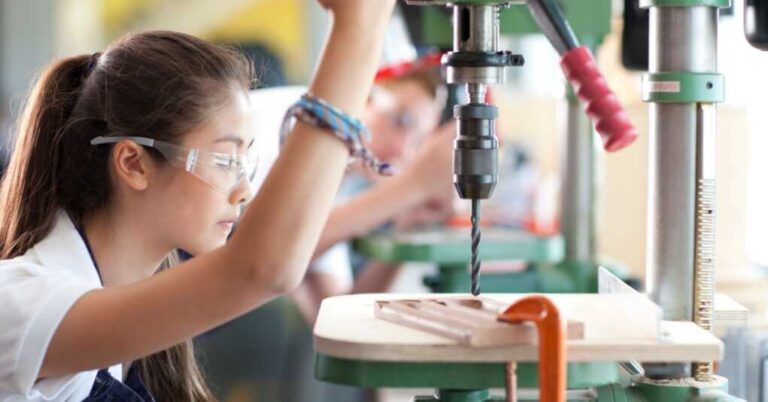 Kids Start to See the Truth About College and Choose the Trades Instead Kids Start to See the Truth About College and Choose the Trades Instead